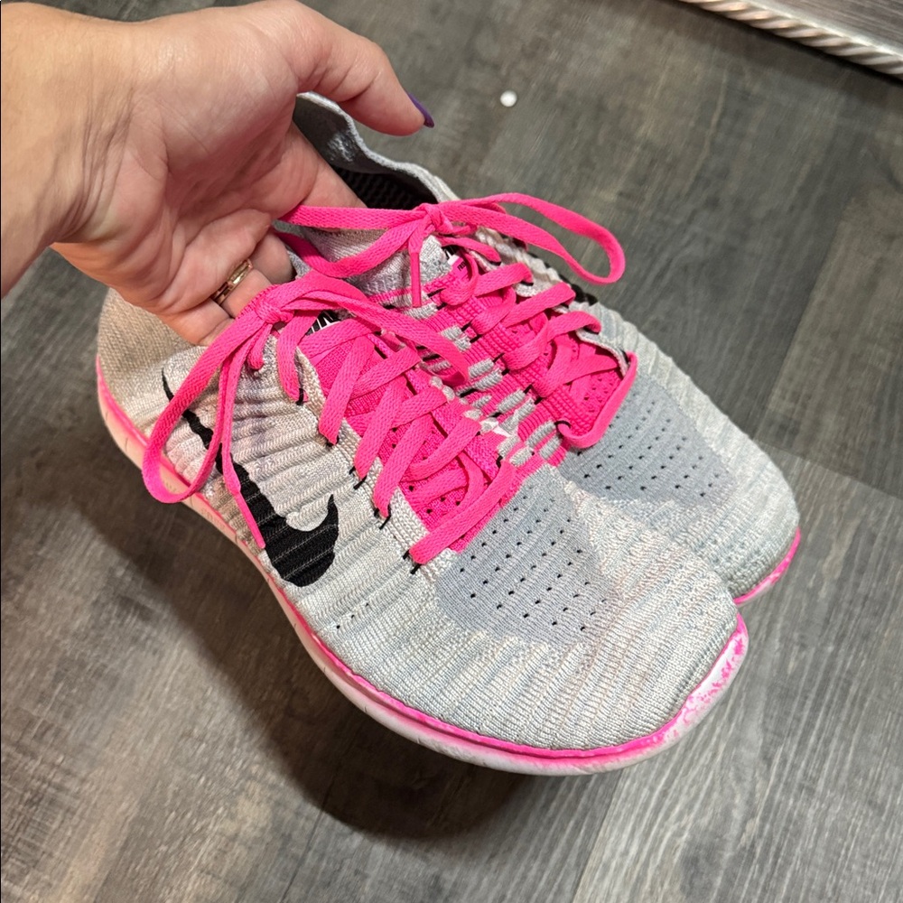 Nike Women's Gray Knit Athletic Shoes with Pink Accents